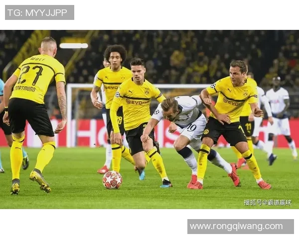 欧联杯精彩对决多特蒙德与尤文图斯战成平局神奇扑救引发全场欢呼