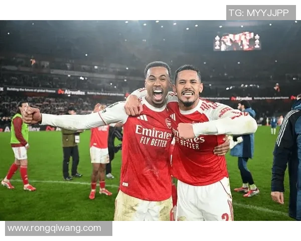 国王杯惊天逆转阿森纳5-1狂胜巴萨争议判罚引发全场热议