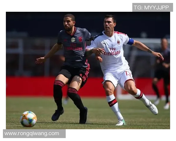 意甲激战:本菲卡与AC米兰战成平局精彩集锦回顾全场瞬间