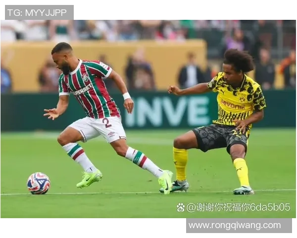 欧冠激战:那不勒斯与多特蒙德鏖战成平局绝杀时刻引发全场沸腾