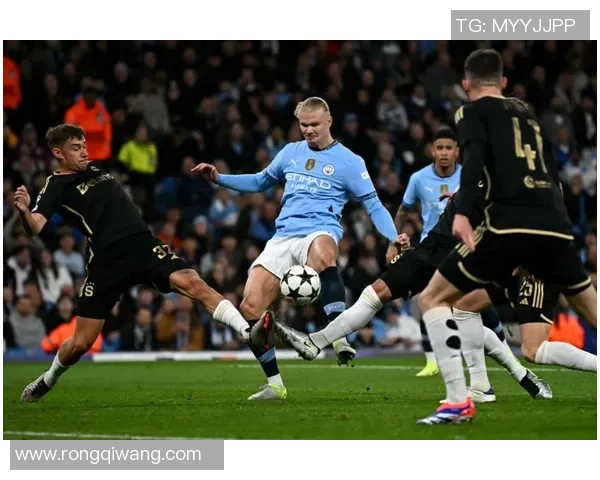 欧冠激战巴萨大胜国米五球狂潮绝杀瞬间点燃全场激情与转会传闻