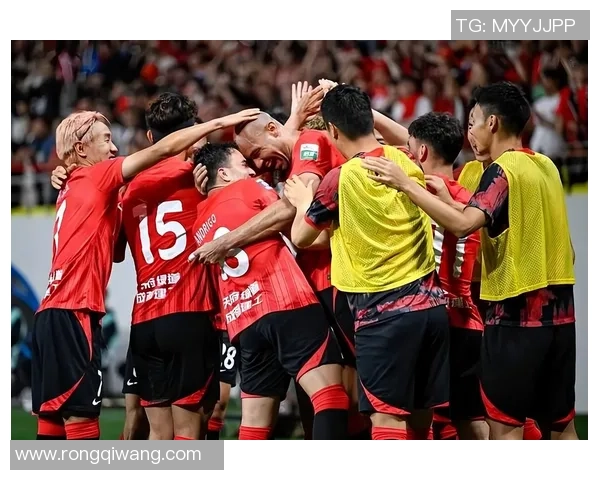 国王杯惊现冷门曼联与那不勒斯激战成和引发球迷热议